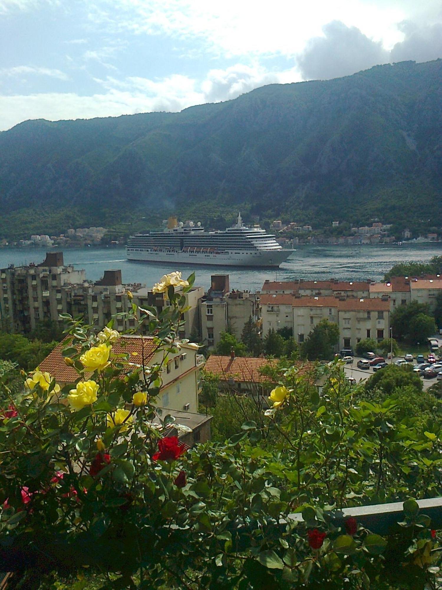 Apartment Aki Kotor Bagian luar foto